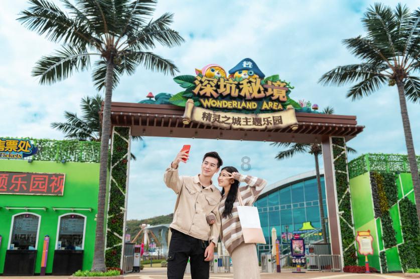 逃离黑与白的房间