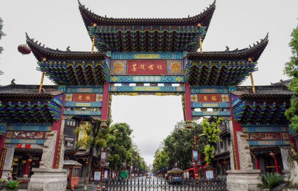 买房可以靠房贷，但是还贷只能靠收入游戏画面