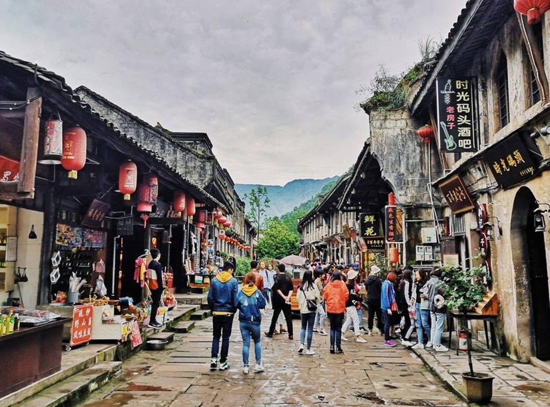 美的家用中央空调:领航家居舒适度,冠名华夏家博会10城展会